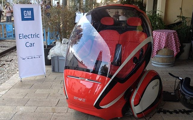 A GM EN-V 'Smart car' (Photo credit: Courtesy)