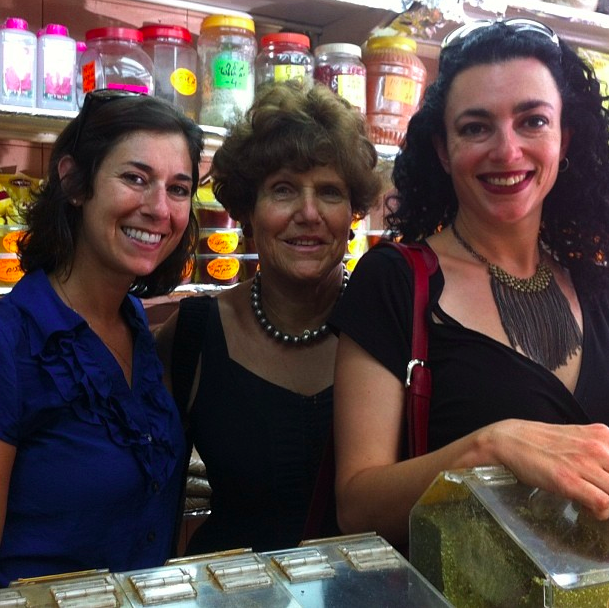Inbal Baum of Delicious Israel, Joan Nathan and Simone Cormier buying spices (Courtesy Inbal Baum) Inbal Baum of Delicious Israel, Joan Nathan and Simone Cormier buying spices (Courtesy Inbal Baum)
