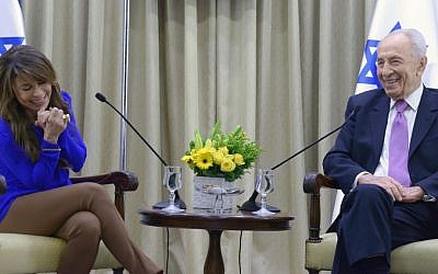 Paula Abdul and President Shimon Peres (photo credit: Mark Neiman/GPO)