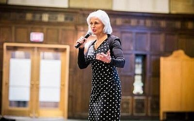 Rabbi Elaine Zecher delivers remarks to the congregation at Boston's Temple Israel (photo courtesy: New Center)