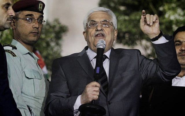 PA President Mahmoud Abbas at a rally welcoming released Palestinian prisoners, on October 30, 2013. (photo credit: Issam Rimawi/Flash90) PA President Mahmoud Abbas at a rally welcoming released Palestinian prisoners, on October 30, 2013. (photo credit: Issam Rimawi/Flash90)
