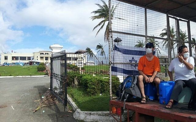 IsraAID members in the Philippines. (Photo credit: IsraAID/Nufar Tagar)