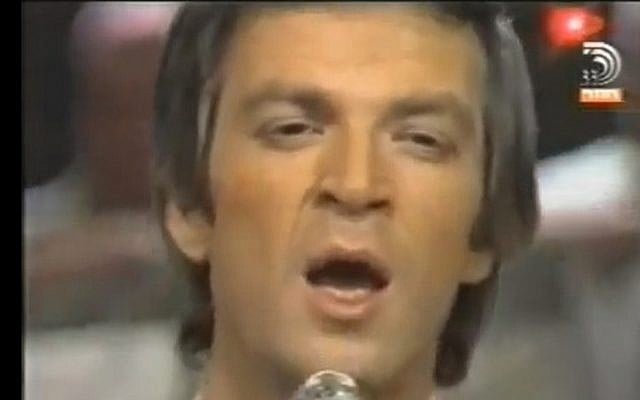 Arik Einstein performs in 1977 (screenshot: YouTube)