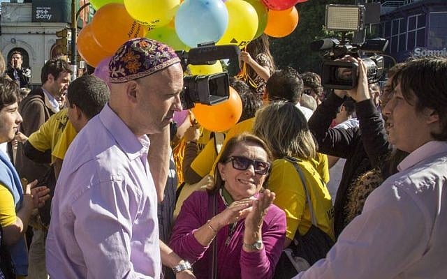 Rabbi Sergio Bergman campaigning for the PRO party, which came in first in the recent Argentine elections. (photo credit: JTA)