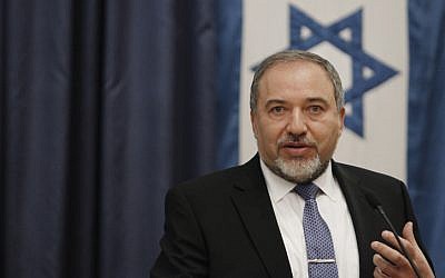 Foreign Minister Avigdor Liberman speaks to Foreign Ministry staff on November 12, 2013. (photo credit: Miriam Alster/Flash90)