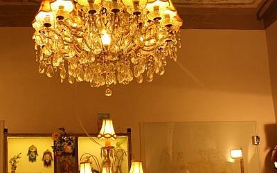 HaTahana villa chandelier (photo credit: Shmuel Bar-Am)