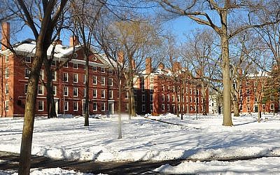 Freshman dormitories in Harvard Yard. (chensiyuan/Wikimedia Commons/GFDL)