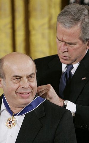 President George W. Bush bestows the Presidential Medal of Freedom to Natan Sharansky, a former prisoner of the Soviet regime, during a ceremony in the East Room of the White House in Washington, Friday, Dec. 15, 2006 (photo credit: AP/Pablo Martinez Monsivais)