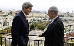 US Secretary of State John Kerry, left, and Prime Minister Benjamin Netanyahu meet in Jerusalem, December 6, 2013 (Matty Stern/US Embassy Tel Aviv)