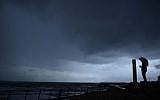 Stormy weather on the beaches of Tel Aviv on Friday, December 13, 2013, as the first storm of the year hits the city. (Tomer Neuberg/Flash90)