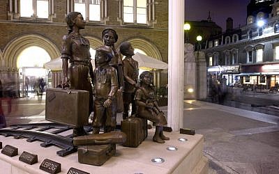 The Children of the Kindertransport sculpture, outside Liverpool Street Station in London (John Chase, 2006)