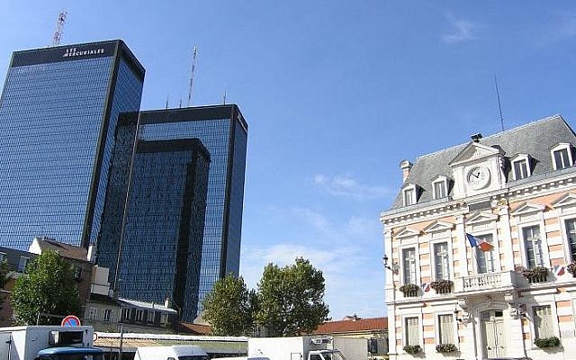 At right, the town hall of Bagnolet, a suburb of Paris (photo credit: Grook Da Oger/Wikimedia Commons) At right, the town hall of Bagnolet, a suburb of Paris (photo credit: Grook Da Oger/Wikimedia Commons)