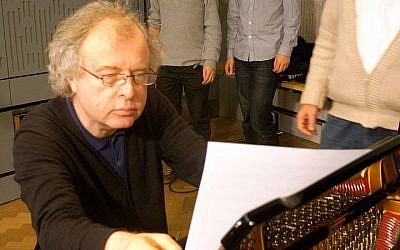 Andras Schiff (photo credit: Steve Bowbrick/Wikipedia Commons)