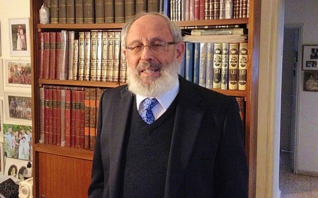 Rabbi Barry (Dov) Sidelsky in his Jerusalem home, December 10, 2013 (photo credit: Raphael Ahren/Times of Israel)