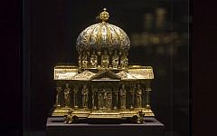 The medieval Dome Reliquary (13th century) of the Guelph Treasure is displayed at the Bode Museum in Berlin, January 9, 2014. (AP/Markus Schreiber)