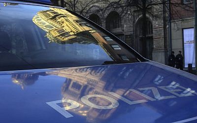 The Neue Synagoge (New Synagogue) reflected in the windshield of a police vehicle in Berlin, Jan. 7, 2014  (photo credit: AP/Markus Schreiber)