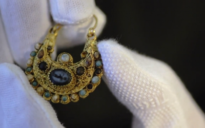 An earring hidden by its owners in Cologne before the 1096 pogrom (photo credit: YouTube screen grab)