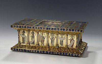 Portable altar of Eilbert from the Guelph Treasure, 1150; origin stylistically: Cologne; Historical Location: Brunswick, St. Blasius; pits and cloisonne enamel on copper, gold plated; altar stone rock crystal; parchment painting, floor plate with brown varnish, oak wood core; Museum of Decorative Arts (photo credit: SPK)