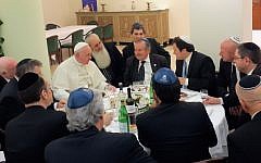 Pope Francis dines with Argentine Jewish leaders. (photo credit: World Jewish Congress via JTA)