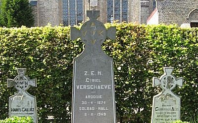 The grave of Cyriel Verschaeve (photo credit: Wikimedia Commons/ public domain)
