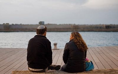 A Jewish couple enjoys Valentine's Day at the waterfront in Tel Aviv. (photo credit: Dima Vazinovich/Flash90)