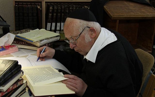 Rabbi Aharon Lichtenstein, head of the Har Etzion yeshiva and winner of the 2014 Israel prize. (Gershon Elinson/Flash90) Rabbi Aharon Lichtenstein, head of the Har Etzion yeshiva and winner of the 2014 Israel prize. (Gershon Elinson/Flash90)