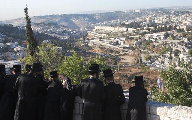 The Glick Plaza (photo credit: Shmuel Bar-Am)