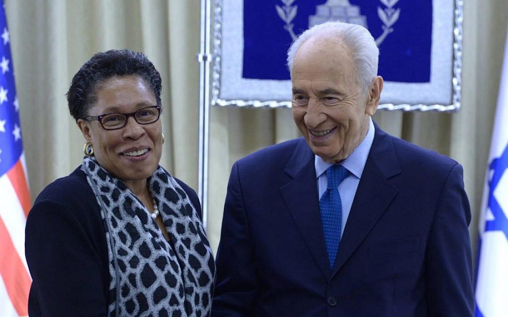 President Shimon Peres meets with Marcia Fudge, chair of the US Congressional Black Caucus, at the president's residence in Jerusalem, February 18, 2014. (photo credit: Mark Neyman/GPO/Flash90) President Shimon Peres meets with Marcia Fudge, chair of the US Congressional Black Caucus, at the president's residence in Jerusalem, February 18, 2014. (photo credit: Mark Neyman/GPO/Flash90)