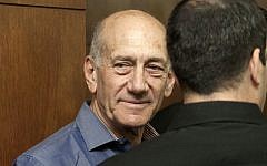 Former prime minister Ehud Olmert at the Tel Aviv District Court, Monday, March 31, 2014 (AFP/Pool/Dan Balilty)
