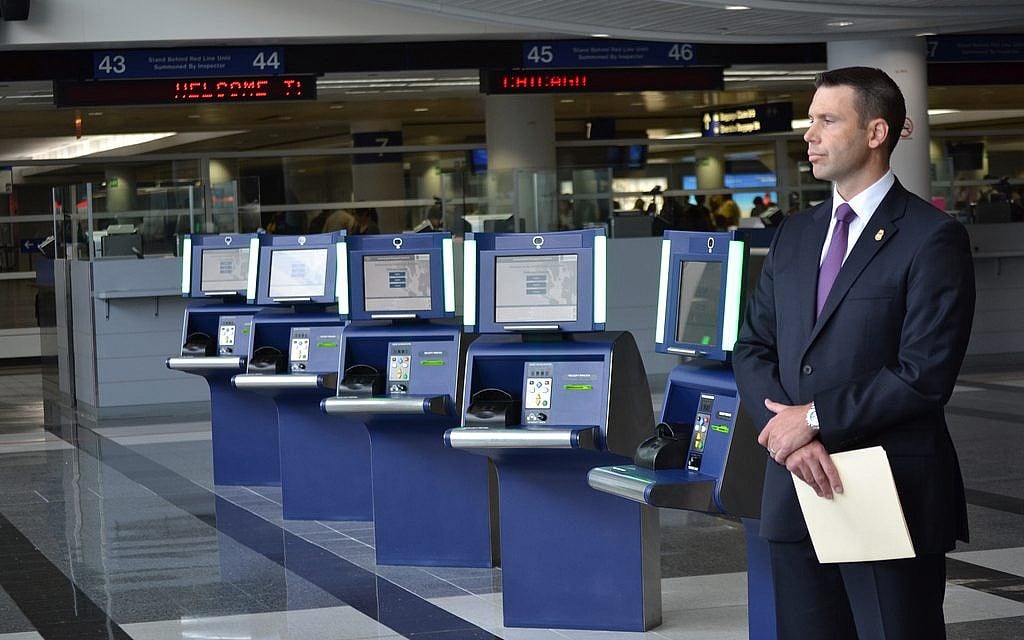 Passport control at Chicago's O'Hare airport (photo credit: CC BY-SA CBP Photography/Flickr) Passport control at Chicago's O'Hare airport (photo credit: CC BY-SA CBP Photography/Flickr)