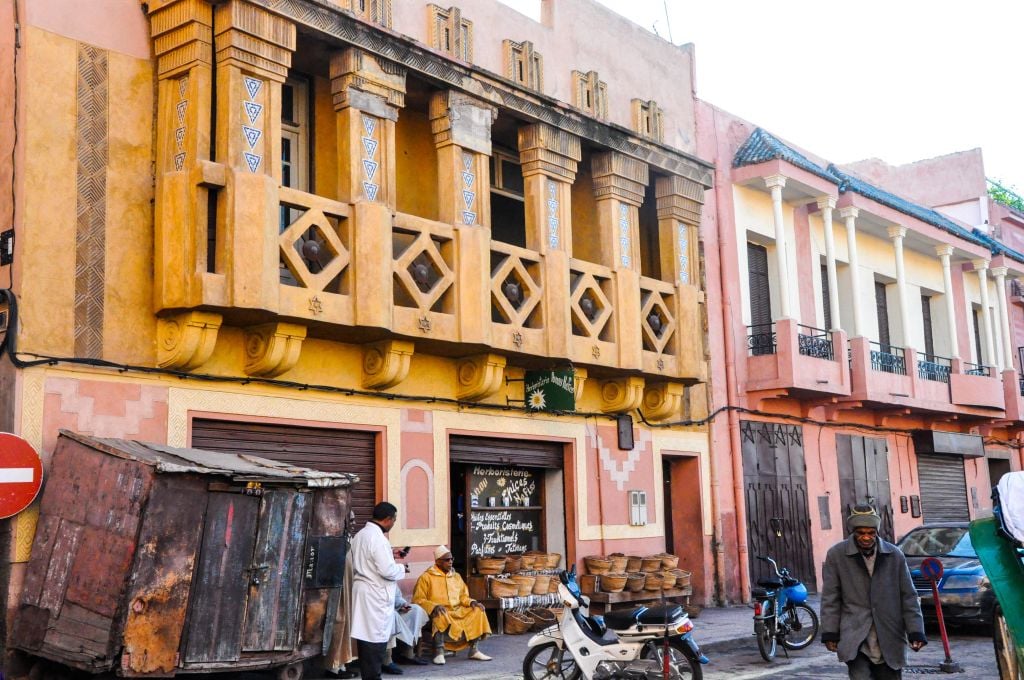 A view of a small, nondescript synagogue (in tan) near the mellah in Marrakech. A Jewish family still owns the synagogue, but it's no longer open to the public. (photo credit: Michal Shmulovich)
