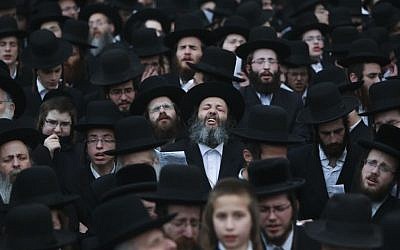 Ultra-Orthodox Jews attend a mass protest in Jerusalem against compulsory military service, March 2, 2014 (photo credit: Yonatan Sindel/Flash90)