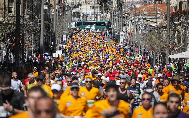 Runners during the 2014 marathon in Jerusalem. (photo credit: Uri Lenz/ Flash90)