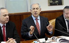 Prime Minister Benjamin Netanyahu speaks during the weekly cabinet meeting at the Prime Minister's Office in Jerusalem on March 30, 2014. (Danny Meron/Flash90)