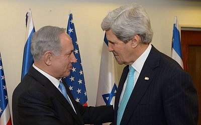 Benjamin Netanyahu (left), meeting with John Kerry in Jerusalem, March 31, 2014. (Amos Ben Gershom/ GPO/Flash90)