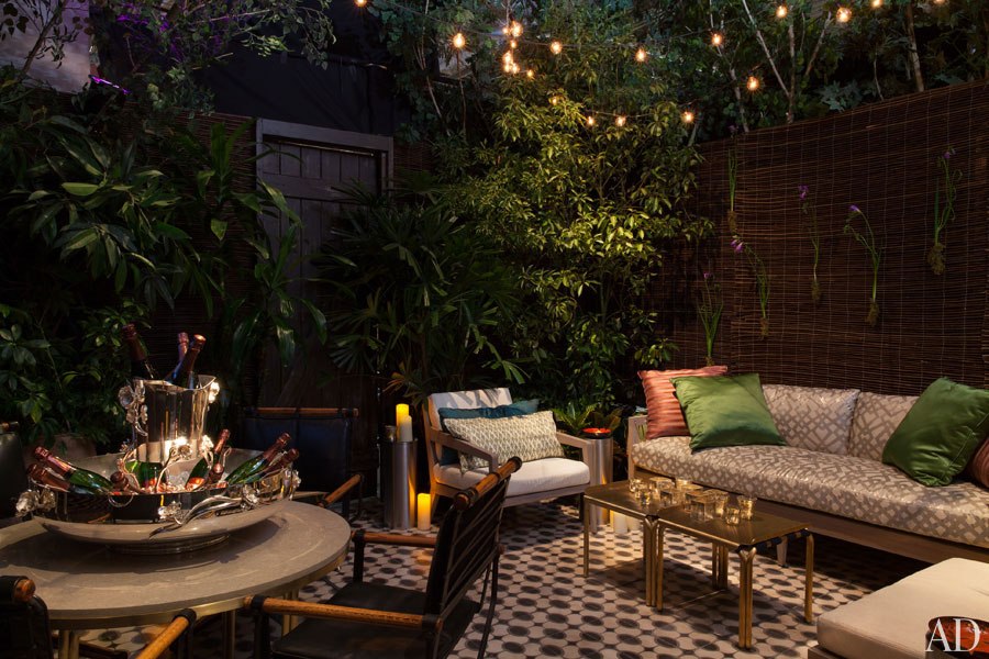 Architect David Rockwell also turned the theater's loading dock into a California-style garden room, with Caesarstone adorning all the tabletops (photo credit: Aviv Shai)