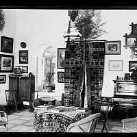 The American Colony Salon, 1900-1920 (photo credit: American Colony Photo Department photographers from, American Colony Members, Activities and Aid Projects, 1890-1930, negative collection/The American Colony Archive Collection) 

​