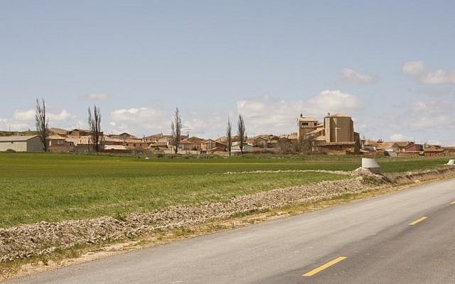 View of Castrillo Matajudíos (Photo credit: CC-BY-SA Wikipedia)