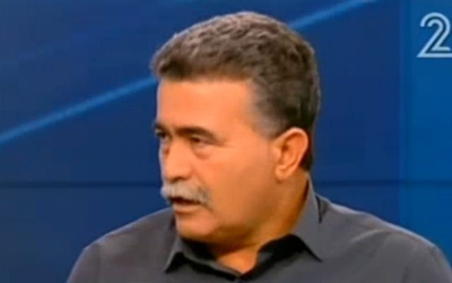 Minister of Environmental Protection Amir Peretz (screen capture: Channel 2)