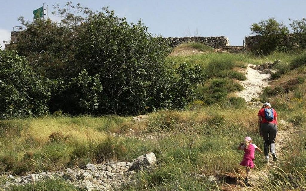 Ascending the Kastel (photo credit: Shmuel Bar-Am)