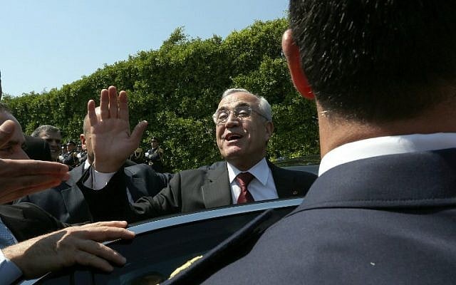 Lebanese President Michel Sleiman waves as he leaves the presidential palace in Baabda on the last day of his presidential mandate, on May 24, 2014. (photo credit: AFP/Anwar Amro) Lebanese President Michel Sleiman waves as he leaves the presidential palace in Baabda on the last day of his presidential mandate, on May 24, 2014. (photo credit: AFP/Anwar Amro)