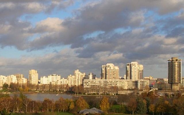 View of Paris suburb Créteil. (CC BY Christophe Pinard/Flickr)