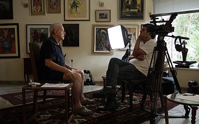 Aryeh Shachar recounting his experiences to a Toldot Yisrael interviewer (photo credit: courtesy of Toldot Yisrael)