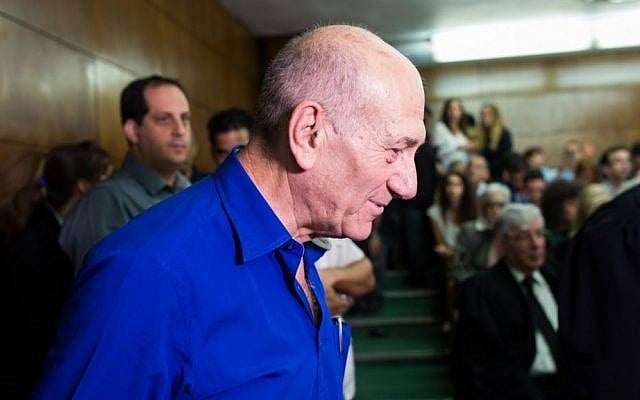 Former prime minister Ehud Olmert before his sentencing at the Tel Aviv District Court, Tuesday, May 13, 2014 (photo credit: Yotam Ronen/POOL/Flash90)