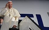Pope Francis waves goodbye as he leaves Israel after a regional visit in May 2014. (photo credit:  Kobi Gideon/GPO/Flash90)