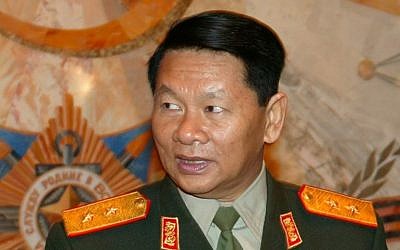 Laotian Defense Minister Douangchay Phichit in a 2004 file photo (Photo credit: AP/file)