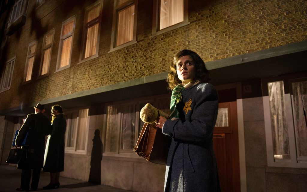 Dutch actress Rosa da Silva portrays Anne Frank in the new play 'Anne,' which had its world premiere in Amsterdam on May 8, 2014. (photo credit: JTA/Kurt van der Elst) Dutch actress Rosa da Silva portrays Anne Frank in the new play 'Anne,' which had its world premiere in Amsterdam on May 8, 2014. (photo credit: JTA/Kurt van der Elst)