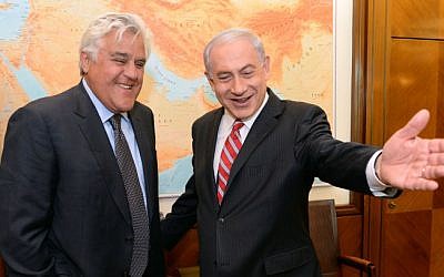 Prime Minister Benjamin Netanyahu (R) meets with American comedian Jay Leno, at the Prime Minister's Office in Jerusalem on May 21, 2014. (photo credit: Kobi Gideon/ GPO/FLASH90)