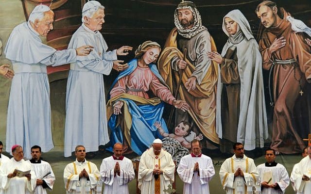 Pope Francis celebrates an open-air mass in the Manger Square, next to the Nativity Church, in the West Bank city of Bethlehem on May 25, 2014 (photo credit: Sliman Khader/Flash90)
