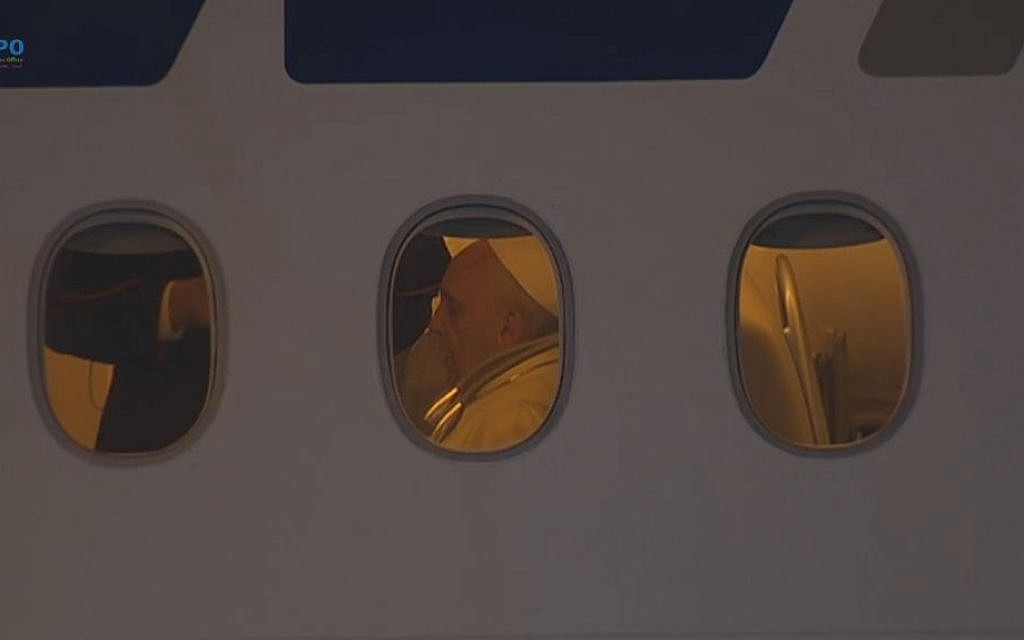The pope aboard a plane waiting to leave Israel. (Screen capture: GPO)